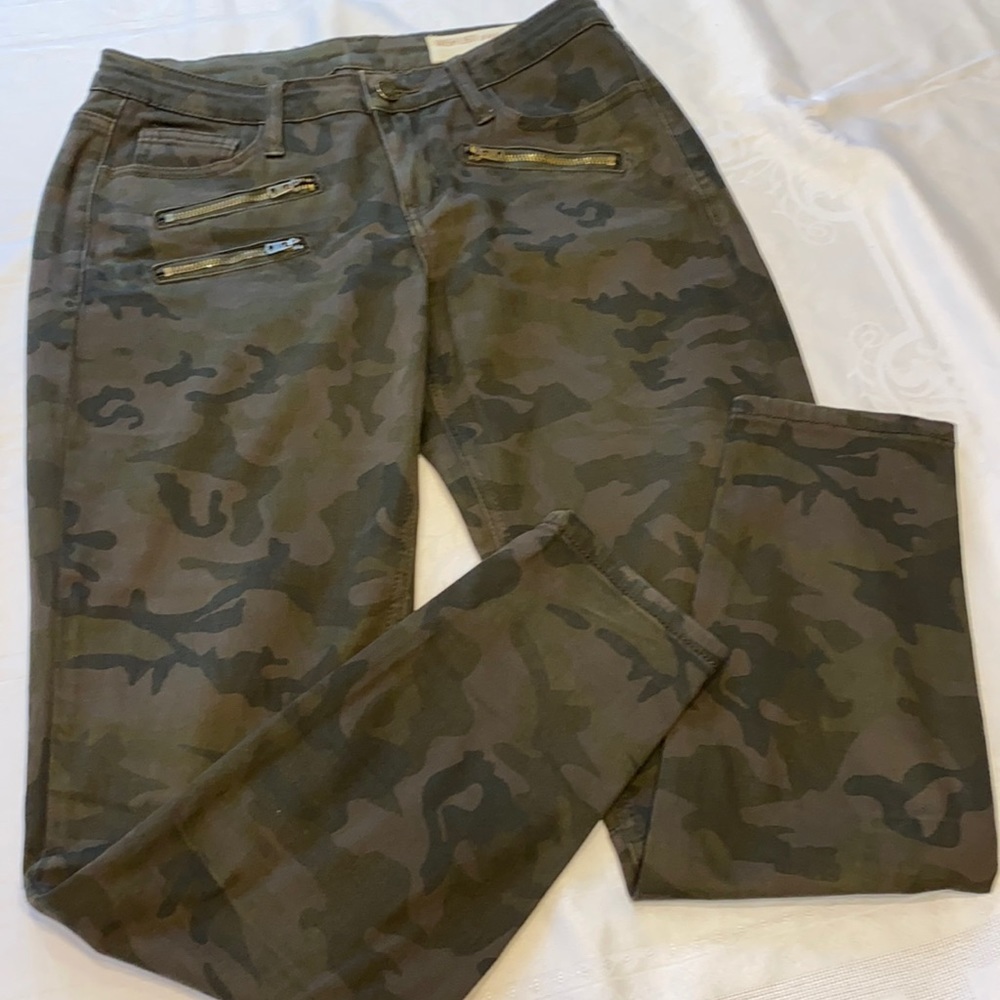 Brown Wish List camo pattern jeans. Size Medium - fits like a 29.